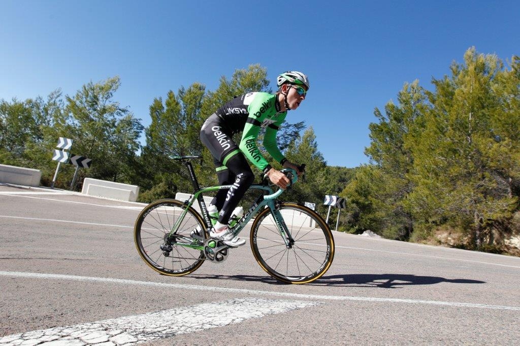 Bauke Mollema pushes on his new Bianchi Oltre XR.2