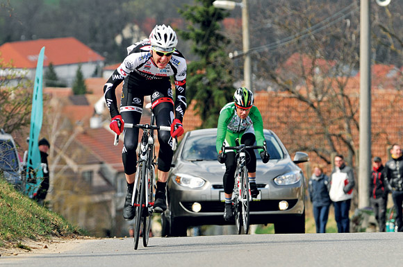 Domácí silniční scéna