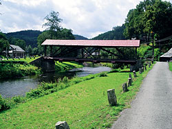 Dřevěný mostek před Úpicí