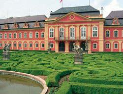 Zahrada zámku Dobříš