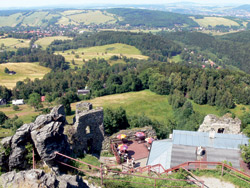 Výhled ze zříceniny Tolštejn