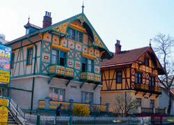 Většina architektonických děl v Luhačovicích nese jméno stavitele Dušana Jurkoviče